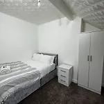 Le Crescent Rooms, Hôtel capsule *