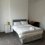 Le Crescent Rooms, Hôtel capsule