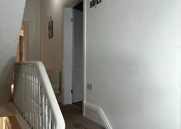 Capsule hotel Le Crescent Rooms, Middlesbrough