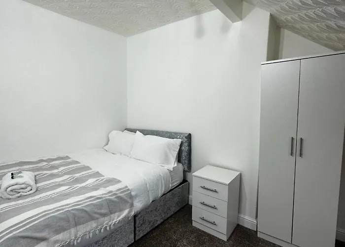 Le Crescent Rooms, Capsule hotel *