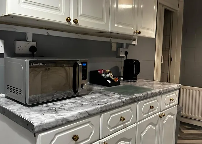 Le Crescent Rooms, Capsule hotel Middlesbrough