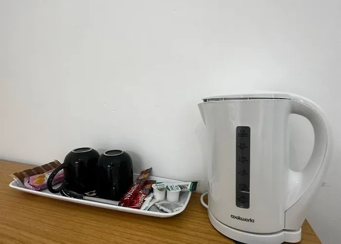 Le Crescent Rooms, Capsule hotel *