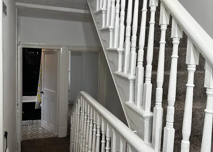 Capsule hotel Le Crescent Rooms, *